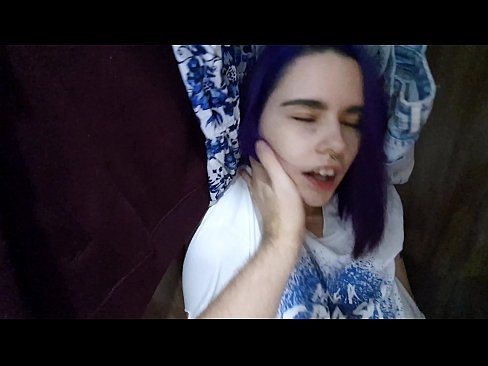 ❤️ Radau savo sesutę spintoje ir padėjau jai pasidaryti ❌ Porno prie mūsų ❤